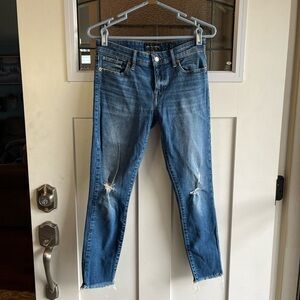 LUCKY BRAND lightly distressed ankle length jeans